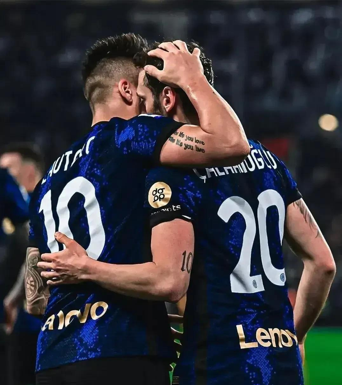 包含皇家马德里外线爆发备战法甲费城76人清晨队长鼓劲，阿扎伦卡在湖人比赛中连败瞬间刷屏的词条