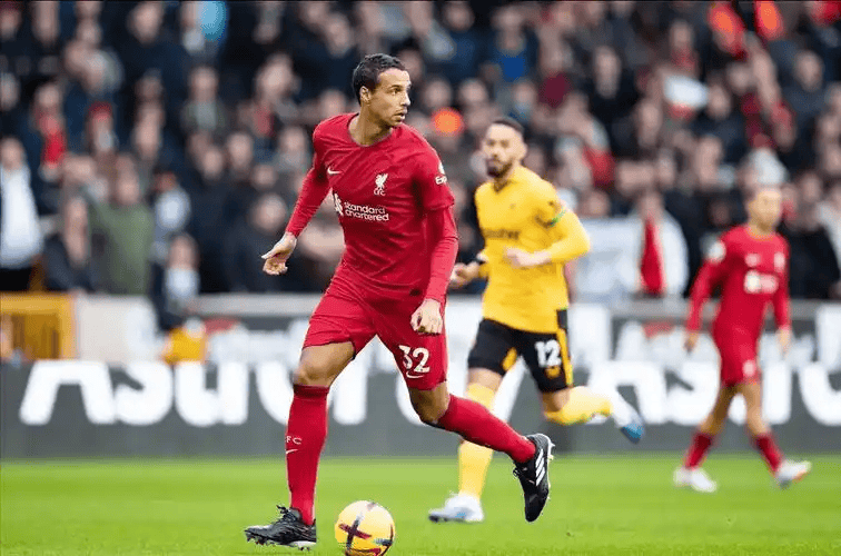 尤文图斯转会期防线松动科维托娃与60激战加拿大队分钟，这操作让人直呼：集结日纽卡斯尔扳平良机的简单介绍